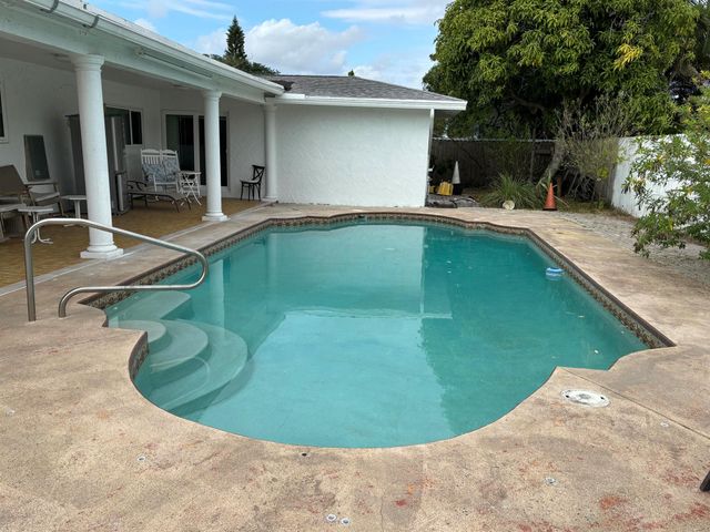 854 Royal Palm Beach Boulevard, Royal Palm Beach, FL 33411