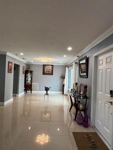 854 Royal Palm Beach Boulevard, Royal Palm Beach, FL 33411