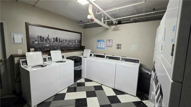 3804 W Sunset Blvd. 201, Silver Lake, CA 90026