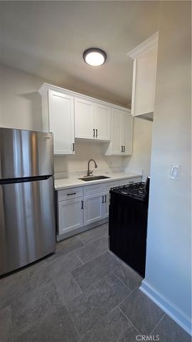 3804 W Sunset Blvd. 201, Silver Lake, CA 90026