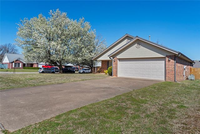 1706 Lawrence Avenue, Springdale, AR 72762