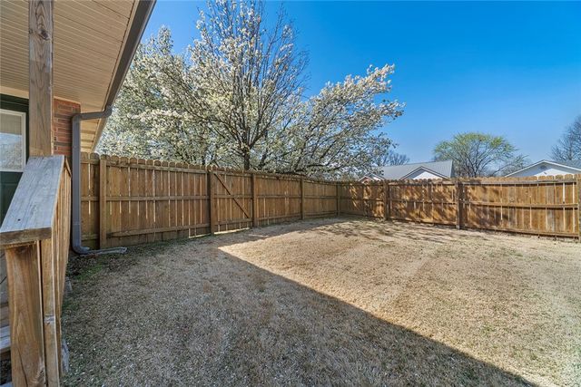 1706 Lawrence Avenue, Springdale, AR 72762