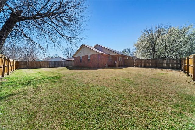 1706 Lawrence Avenue, Springdale, AR 72762