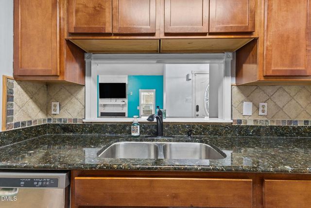 6487 People Street, Fayetteville, NC 28304