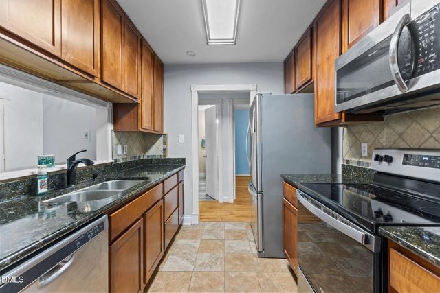 6487 People Street, Fayetteville, NC 28304