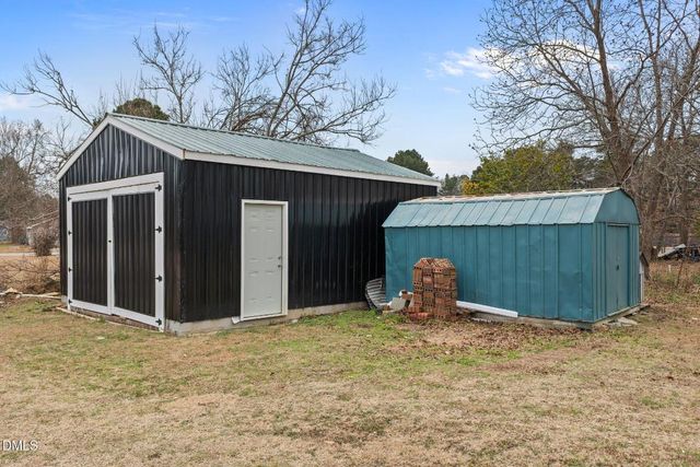 6487 People Street, Fayetteville, NC 28304