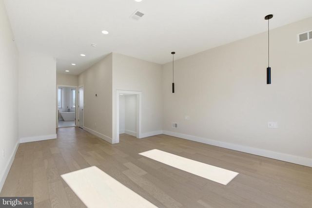 2440 E HAROLD ST, Philadelphia, PA 19125