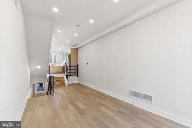 2440 E HAROLD ST, Philadelphia, PA 19125