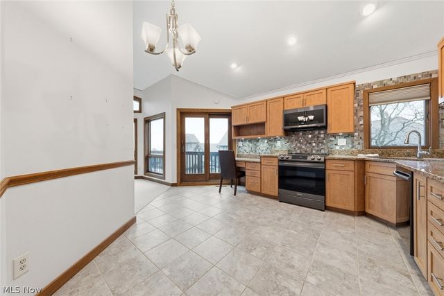 421 Darbys Run, Bay Village, OH 44140