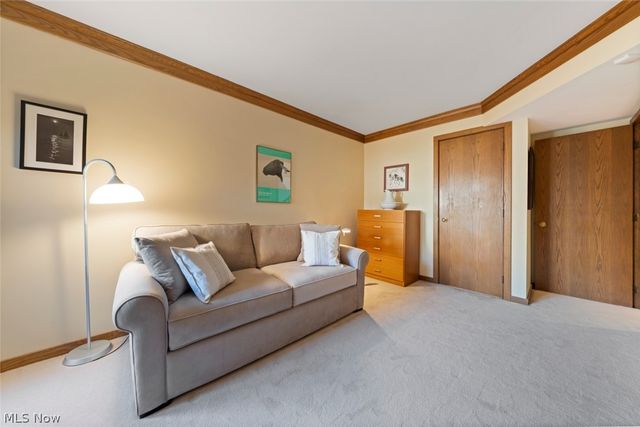 421 Darbys Run, Bay Village, OH 44140