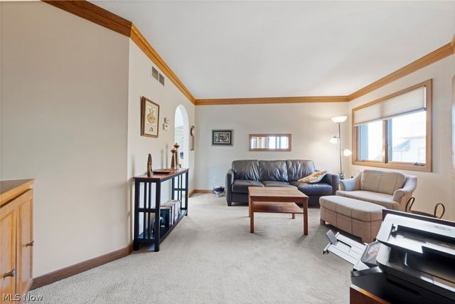 421 Darbys Run, Bay Village, OH 44140