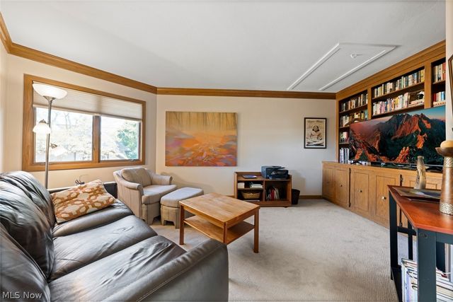 421 Darbys Run, Bay Village, OH 44140