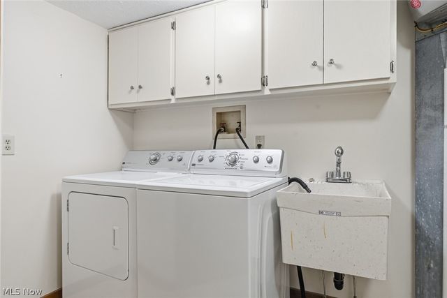 421 Darbys Run, Bay Village, OH 44140