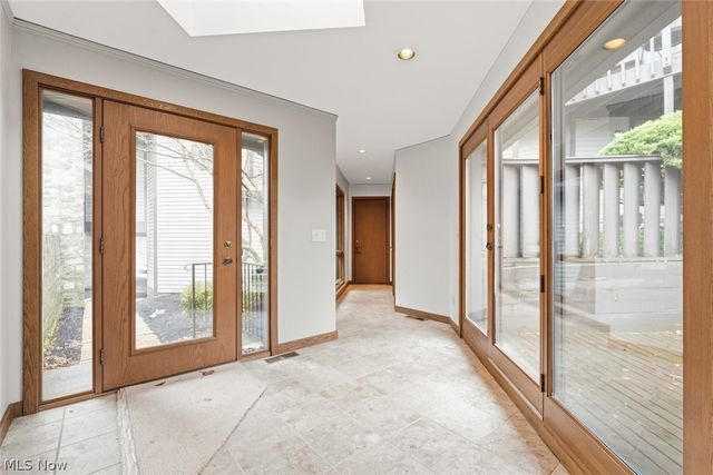 421 Darbys Run, Bay Village, OH 44140