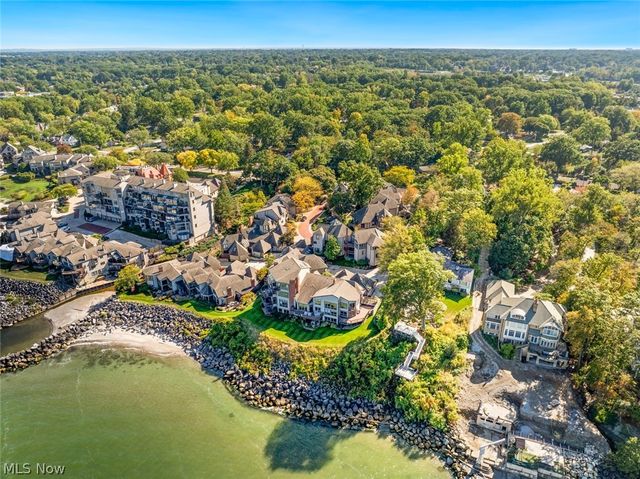 421 Darbys Run, Bay Village, OH 44140