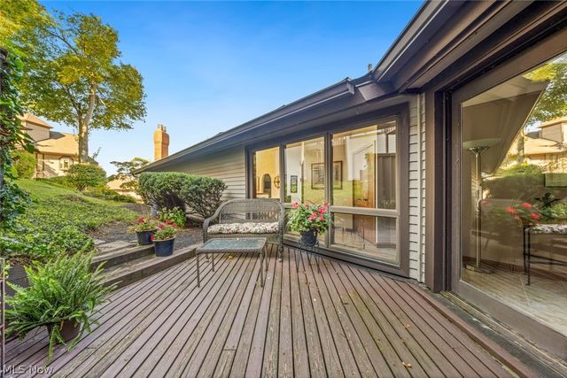 421 Darbys Run, Bay Village, OH 44140