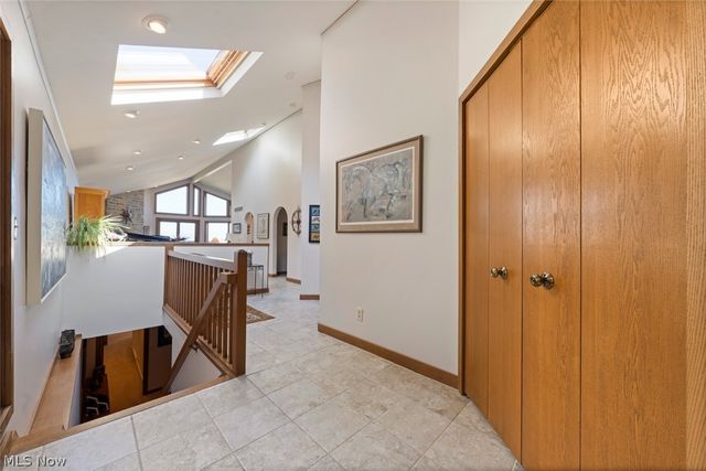 421 Darbys Run, Bay Village, OH 44140