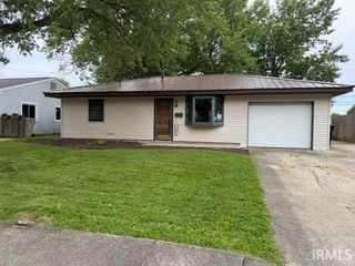 1952 Renfrew Drive, South Bend, IN 46614