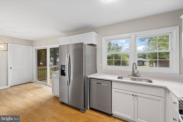 809 SHERWOOD LN, Fredericksburg, VA 22407