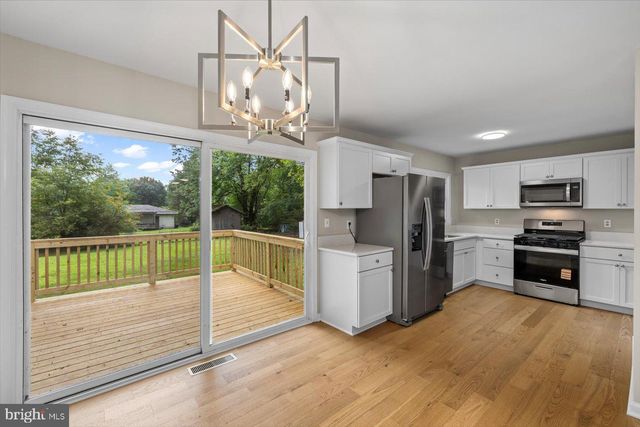 809 SHERWOOD LN, Fredericksburg, VA 22407