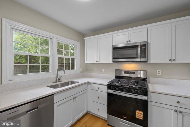 809 SHERWOOD LN, Fredericksburg, VA 22407