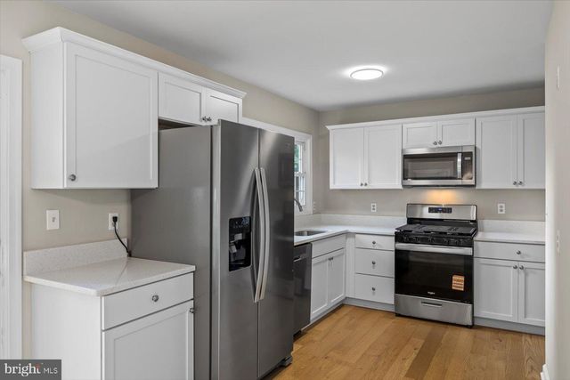 809 SHERWOOD LN, Fredericksburg, VA 22407