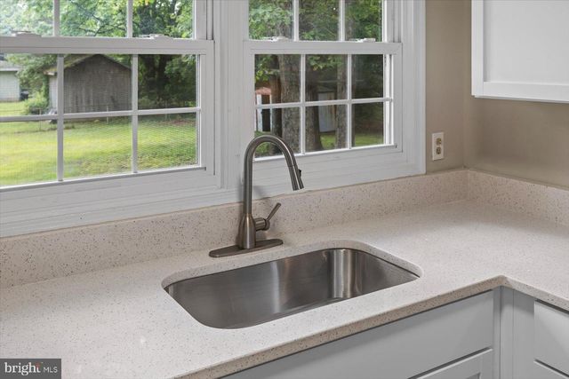 809 SHERWOOD LN, Fredericksburg, VA 22407