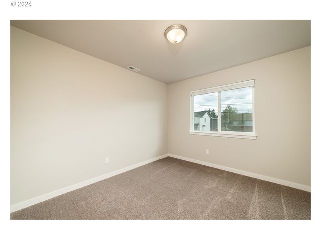 11091 Se MITCHELL St, Portland, OR 97266