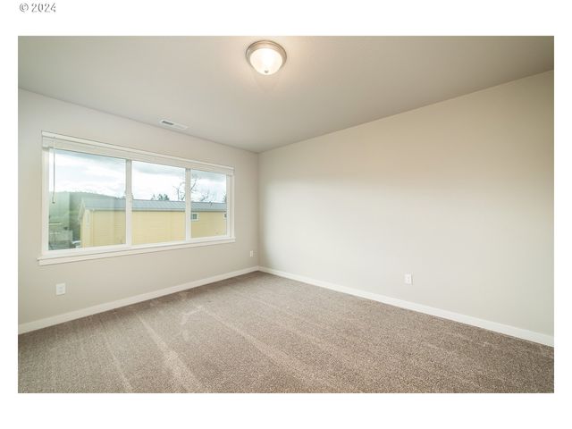 11091 Se MITCHELL St, Portland, OR 97266