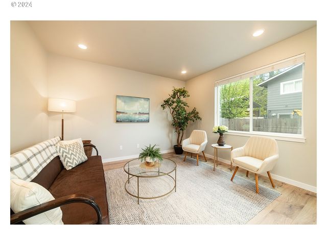 11091 Se MITCHELL St, Portland, OR 97266