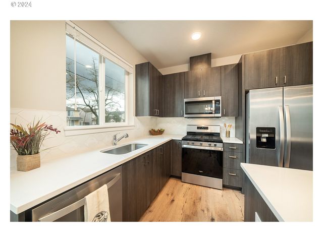 11091 Se MITCHELL St, Portland, OR 97266