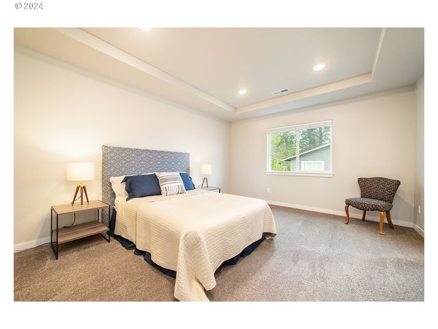 11091 Se MITCHELL St, Portland, OR 97266