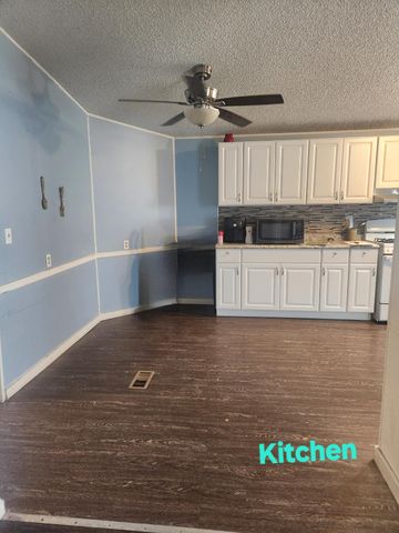 900 E Rankin Road 18, Tulare, CA 93274