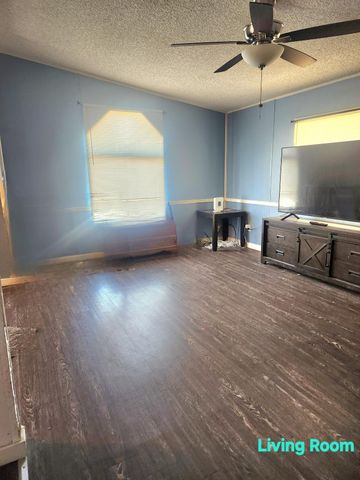 900 E Rankin Road 18, Tulare, CA 93274