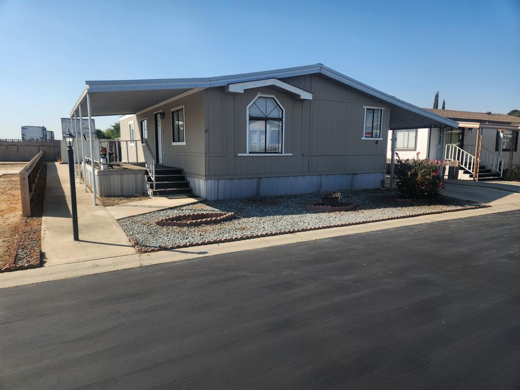 900 E Rankin Road 18, Tulare, CA 93274