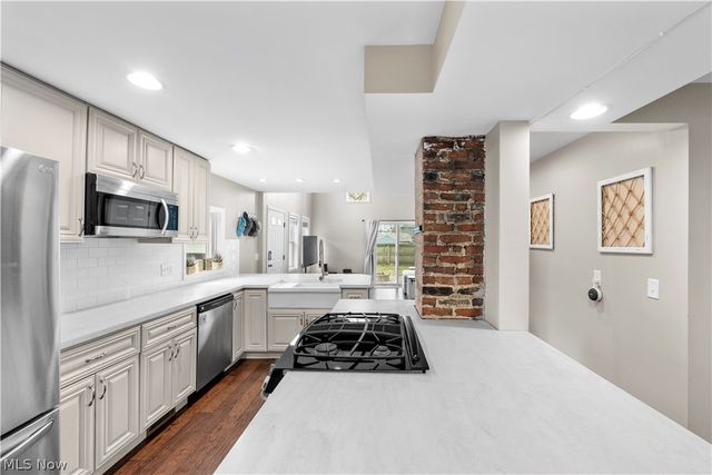 1916 W 44th St, Cleveland, OH 44113