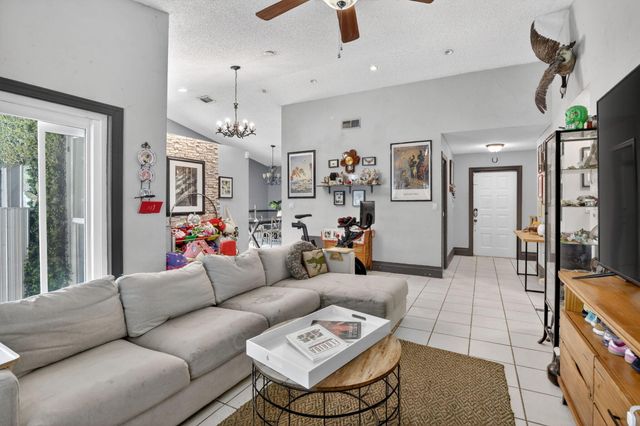 13970 Oaklawn Place, Davie, FL 33325