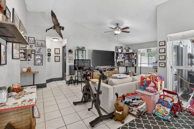 13970 Oaklawn Place, Davie, FL 33325