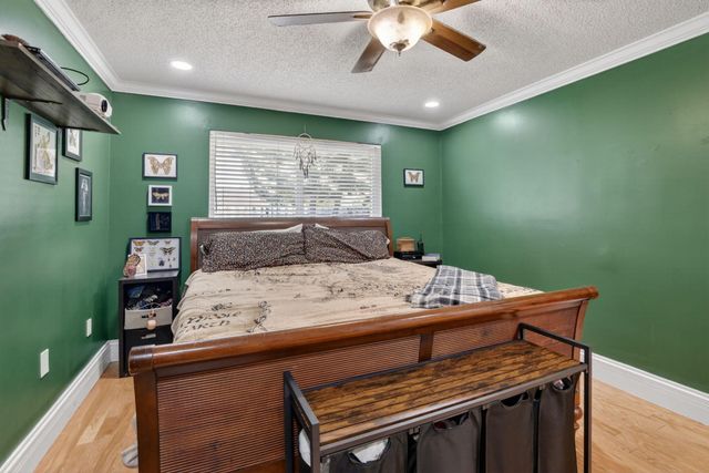 13970 Oaklawn Place, Davie, FL 33325
