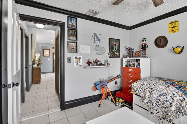 13970 Oaklawn Place, Davie, FL 33325