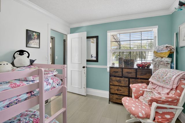 13970 Oaklawn Place, Davie, FL 33325