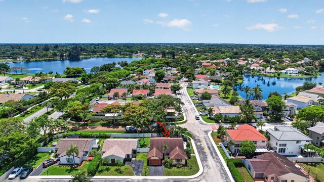 13970 Oaklawn Place, Davie, FL 33325