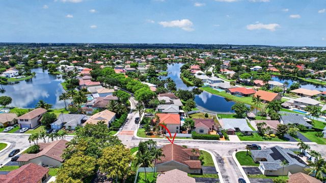 13970 Oaklawn Place, Davie, FL 33325