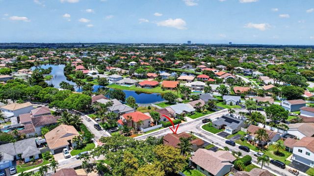 13970 Oaklawn Place, Davie, FL 33325