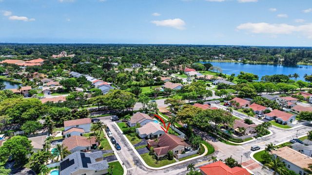13970 Oaklawn Place, Davie, FL 33325