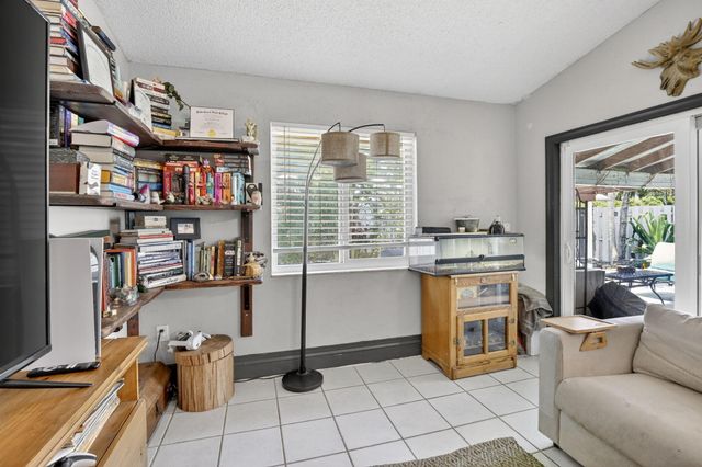 13970 Oaklawn Place, Davie, FL 33325
