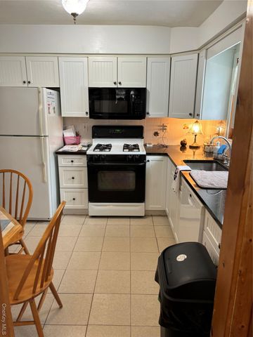 126 Michael Road, Oakdale, NY 11769