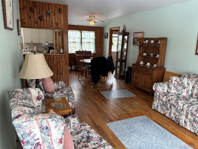 126 Michael Road, Oakdale, NY 11769