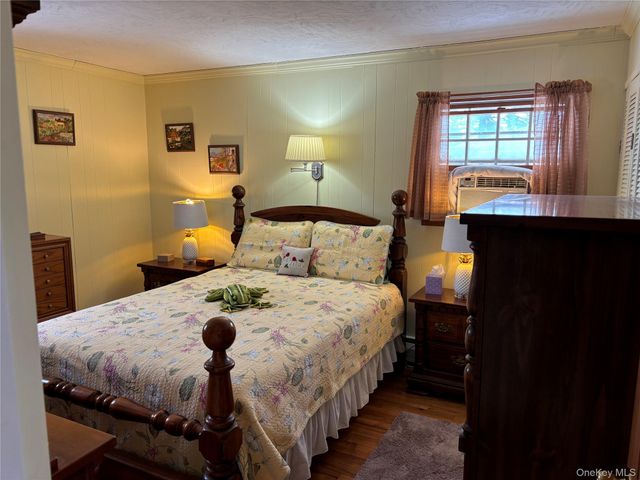 126 Michael Road, Oakdale, NY 11769