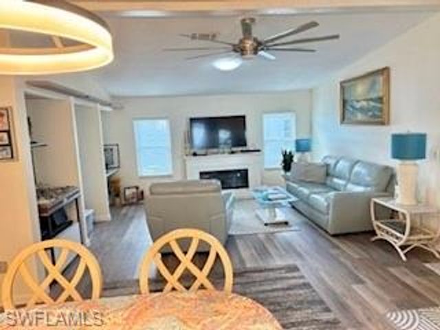 472 Sharks PT, North Port, FL 34287